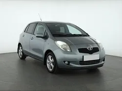 Srebrny Używany 2006 Toyota Yaris Hatchback | 13 999 zł (Dość drogi)