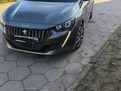 Szary Używany 2020 Peugeot 208 Hatchback | 37 500 zł (Uczciwa cena)