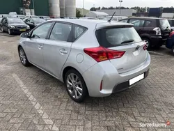 Srebrny Używany 2013 Toyota Auris Hybrid Hatchback | 43 000 zł (Dość drogi)