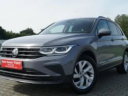 Szary Używany 2020 VW Tiguan SUV | 98 900 zł (Uczciwa cena)