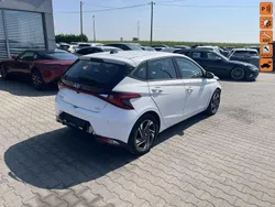 Biały (metalik) Używany 2023 Hyundai i20 Hatchback | 29 900 zł