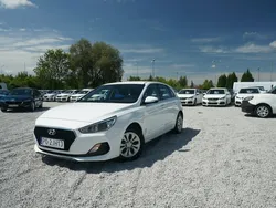 Biały Używany 2018 Hyundai i30 Hatchback | 42 500 zł (Uczciwa cena)