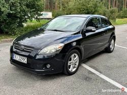 Czarny Używany 2009 Kia ProCeed Hatchback | 10 000 zł