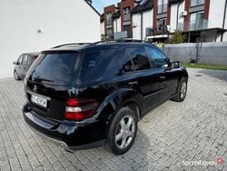 Czarny Używany 2005 Mercedes ML500 SUV | 34 900 zł