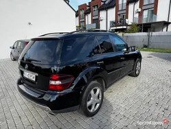 Czarny Używany 2005 Mercedes ML500 SUV | 34 900 zł