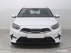 Biały Używany 2022 Kia Ceed 2 Kombi | 50 999 zł (Uczciwa cena)