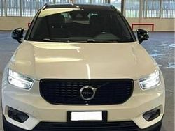 Biały Używany 2019 Volvo XC40 R-Design SUV | 65 000 zł (Super Cena)