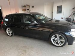 Czarny Używany 2013 BMW 320 Kombi | 33 900 zł (Dość drogi)