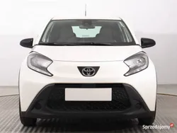 Biały Używany 2022 Toyota Aygo Hatchback | 60 999 zł (Uczciwa cena)