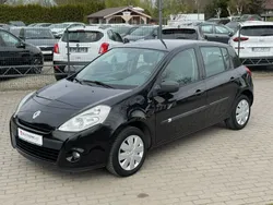 Czarny (metalik) Używany 2011 Renault Clio II Hatchback | 14 900 zł (Dość drogi)