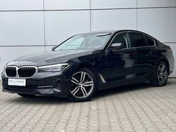 Czarny szafir metalizowany Używany 2022 BMW 518 Sedan/Limuzyna | 119 999 zł (Dobra cena)