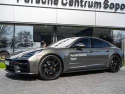 Aventurine green metallic Używany 2025 Porsche Panamera 4 Sedan/Limuzyna | 821 033 zł (Uczciwa cena)