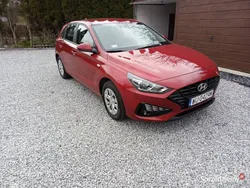 Bordowy Używany 2021 Hyundai i30 Classic Hatchback | 47 900 zł (Dobra cena)