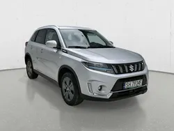 Srebrny Używany 2022 Suzuki Vitara SUV | 64 300 zł
