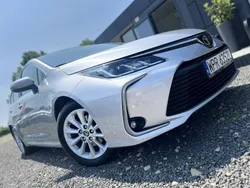 Srebrny (metalik) Używany 2022 Toyota Corolla Sedan/Limuzyna | 69 900 zł (Dobra cena)