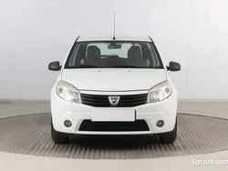 Biały Używany 2012 Dacia Sandero Hatchback | 15 999 zł (Uczciwa cena)