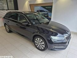 Niebieski ciemny Używany 2020 Skoda Superb Kombi | 87 900 zł (Uczciwa cena)