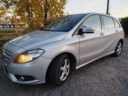 Srebrny Używany 2012 Mercedes B180 Minivan | 24 900 zł (Uczciwa cena)