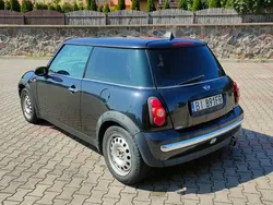 Czarny Używany 2002 Mini ONE Hatchback | 4900 zł (Dość drogi)