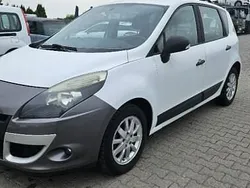 Biały Używany 2009 Renault Scénic II Minivan | 4800 zł