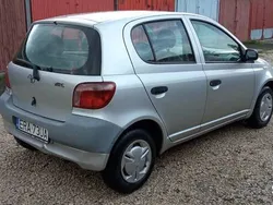 Srebrny Używany 1999 Toyota Yaris Hatchback | 2700 zł (Uczciwa cena)
