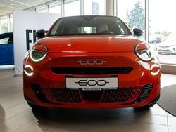 Lakier metalizowany pomarańczowy sole Nowe 2025 Fiat 600E La Prima Hatchback | 133 297 zł