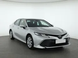 Srebrny Używany 2020 Toyota Camry Sedan/Limuzyna | 85 999 zł (Dobra cena)