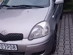 Srebrny Używany 2005 Toyota Yaris Sedan/Limuzyna | 3300 zł (Dobra cena)