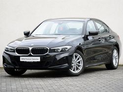 Czarny szafir metalizowany Używany 2022 BMW 318 Shadowline Sedan/Limuzyna | 142 900 zł (Dość drogi)