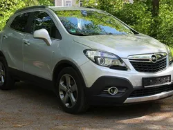 Srebrny Używany 2013 Opel Mokka SUV | 42 700 zł (Uczciwa cena)