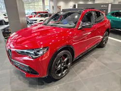 Lakier pastelowy czerwony alfa red Nowe 2025 Alfa Romeo Stelvio Veloce SUV | 250 900 zł
