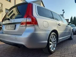 Srebrny Używany 2015 Volvo V70 Kombi | 42 900 zł