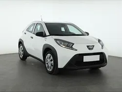 Biały Używany 2022 Toyota Aygo Hatchback | 54 999 zł (Uczciwa cena)