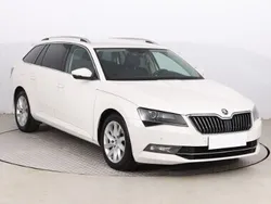 Biały Używany 2018 Skoda Superb Kombi | 58 999 zł (Super Cena)