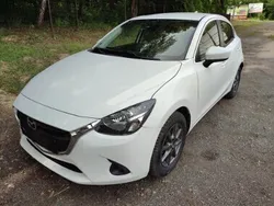 Biały Używany 2018 Mazda 2 Hatchback | 45 000 zł (Dość drogi)