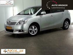Srebrny Używany 2009 Toyota Verso Minivan | 44 700 zł