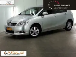 Srebrny Używany 2009 Toyota Verso Minivan | 44 700 zł (Drogi)