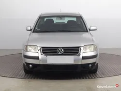 Srebrny Używany 2001 VW Passat Sedan/Limuzyna | 3999 zł (Dobra cena)