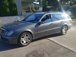 Szary Używany 2004 Mercedes E320 Avantgarde Sedan/Limuzyna | 18 600 zł