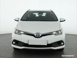 Biały Używany 2016 Toyota Auris Hybrid Kombi | 44 999 zł (Uczciwa cena)