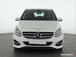 Biały Używany 2017 Mercedes B180 Minivan | 41 999 zł (Uczciwa cena)
