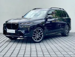 Czarny carbon m metalizowany Używany 2023 BMW X7 M Sport SUV | 599 900 zł (Uczciwa cena)