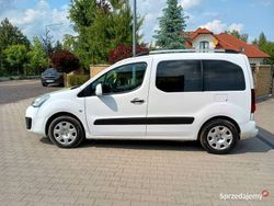 Biały Używany 2016 Peugeot Partner Minivan | 14 000 zł