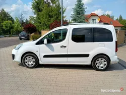 Biały Używany 2016 Peugeot Partner Minivan | 16 000 zł