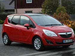 Czerwony Używany 2012 Opel Meriva Minivan | 24 900 zł (Uczciwa cena)