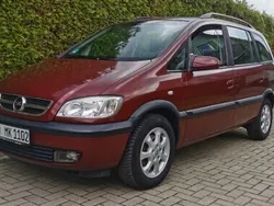 Bordowy Używany 2003 Opel Zafira Minivan | 8950 zł (Uczciwa cena)