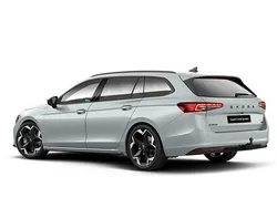 Błękit cobalt metalizowany Nowe 2025 Skoda Superb SportLine Kombi | 260 300 zł (Dość drogi)
