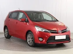 Czerwony Używany 2014 Toyota Verso Minivan | 32 999 zł (Uczciwa cena)