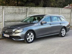 Szary (metalik) Używany 2017 Mercedes E220 Kombi | 99 900 zł (Uczciwa cena)