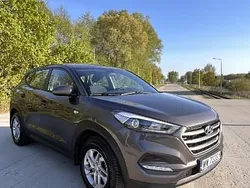 Brązowy Używany 2017 Hyundai Tucson SUV | 59 900 zł (Dobra cena)